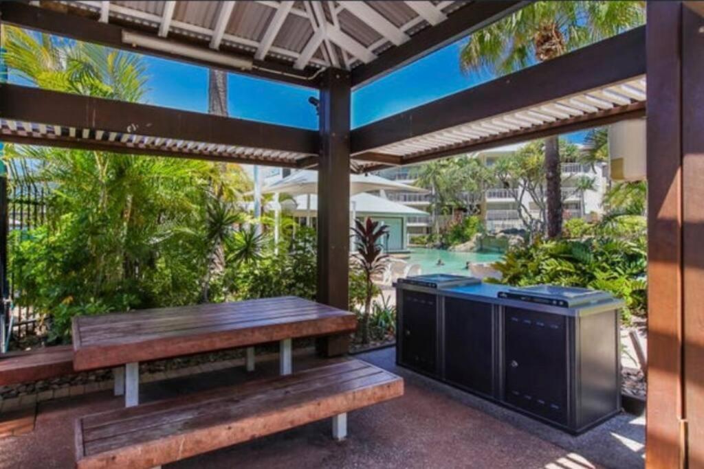 Resort Queen Studio At Alex Beach Resort Alexandra Headland Kültér fotó